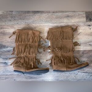 Minne Tonka 3-layer fringe brown suede moccasin boots size 6
